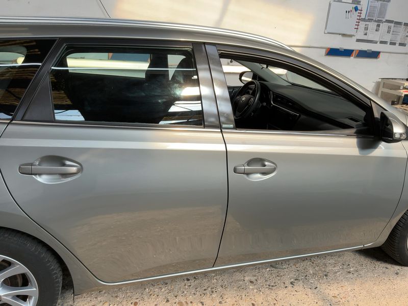 Toyota Auris Touring Sports 1.8 Hybrid Edition-S — zdjęcie 7