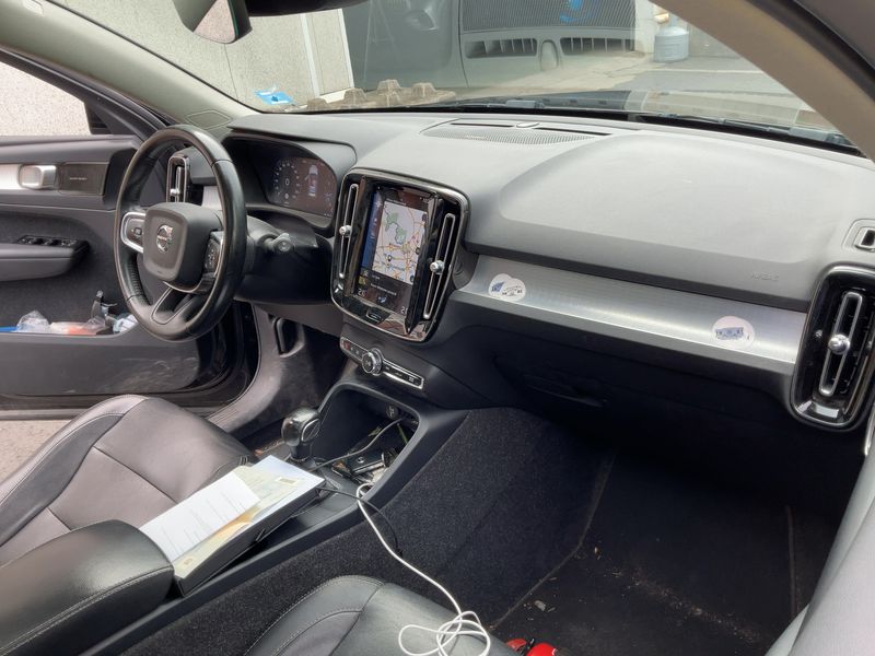 Volvo XC40 1.5 T2 Momentum Pro 2WD — zdjęcie 12