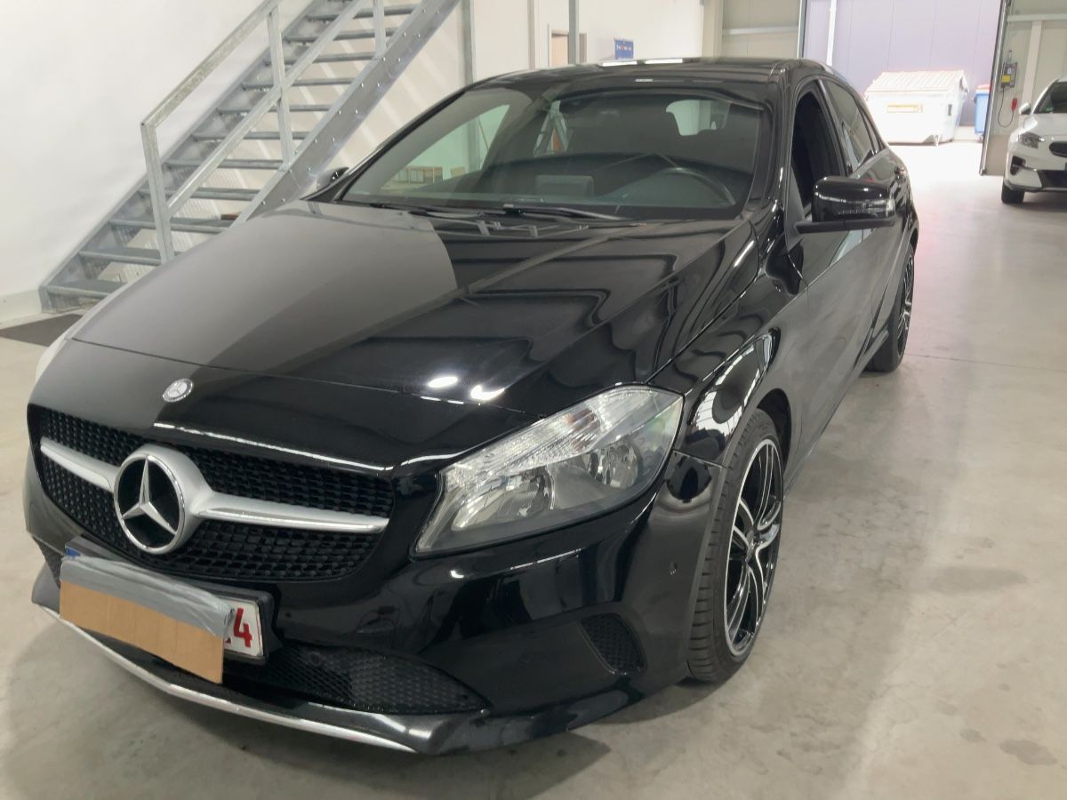 Mercedes-Benz A-Klasse 2015 — photo 1