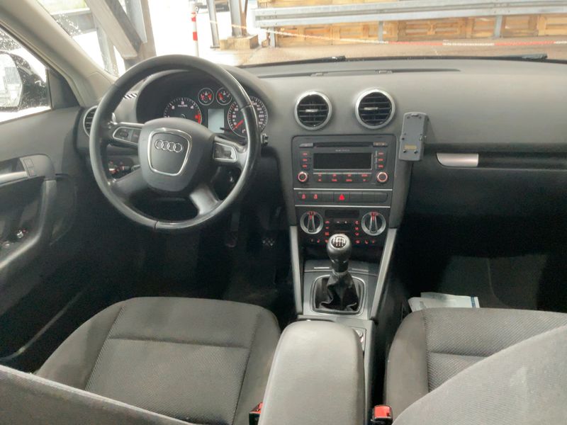 Audi A3 Sportback 2.0 TDI Attraction — zdjęcie 12