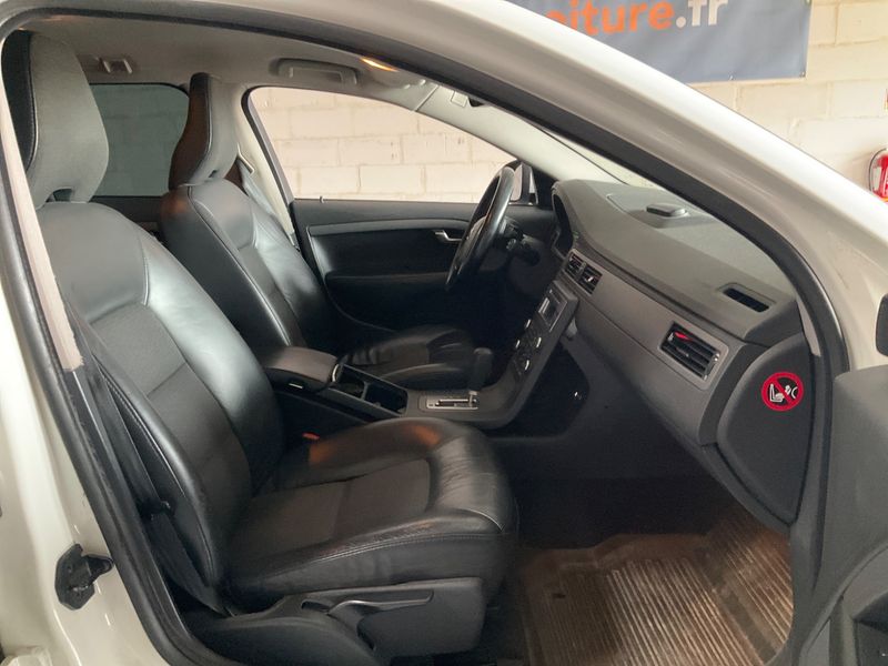 Volvo V70 2.5 T5 Momentum — zdjęcie 11