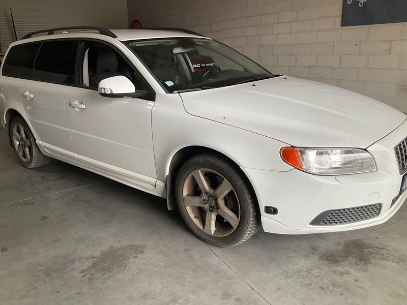 Volvo V70 2.5 T5 Momentum — zdjęcie 8