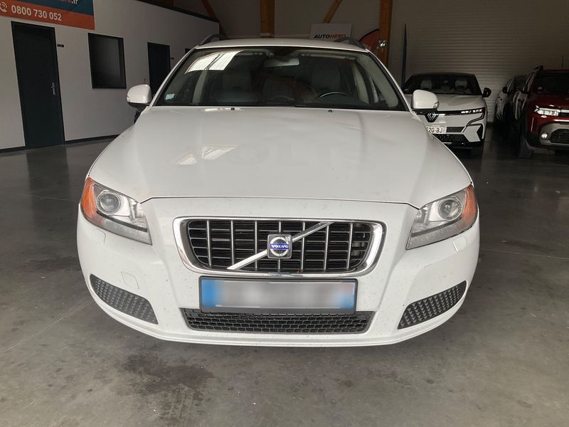 Volvo V70 2.5 T5 Momentum — zdjęcie 9