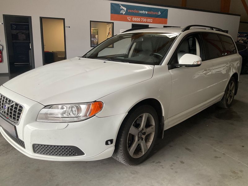 Volvo V70 2.5 T5 Momentum — zdjęcie 2