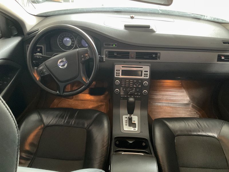 Volvo V70 2.5 T5 Momentum — zdjęcie 12