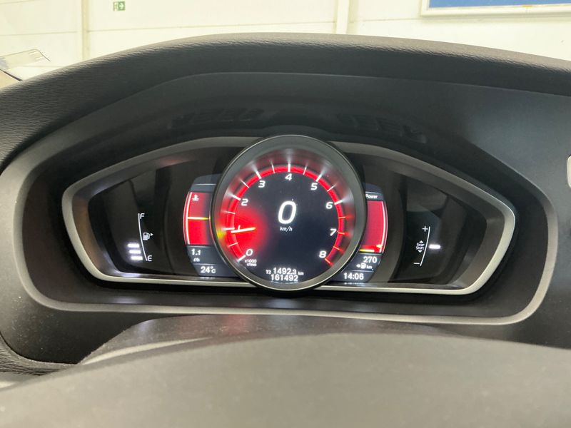 Volvo V40 2.0 T4 Inscription — zdjęcie 13
