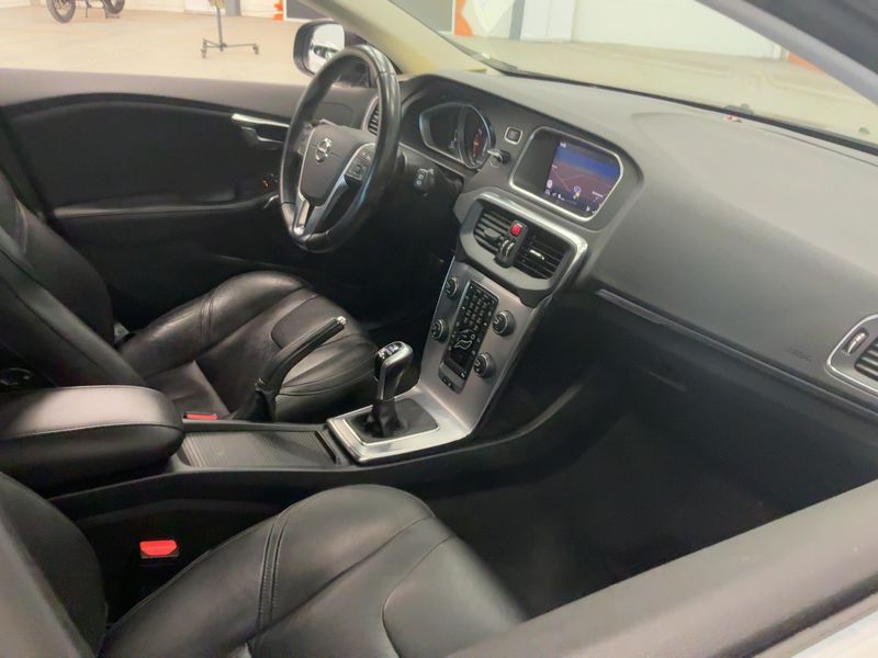 Volvo V40 2.0 T4 Inscription — zdjęcie 11