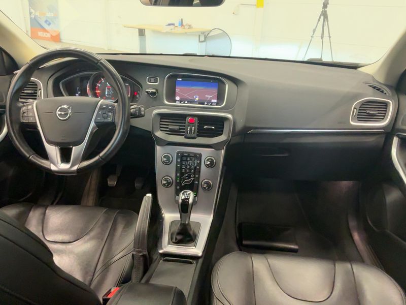 Volvo V40 2.0 T4 Inscription — zdjęcie 12