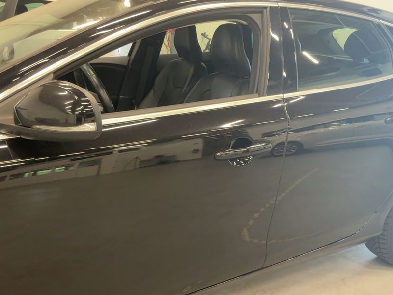 Volvo V40 2.0 T4 Inscription — zdjęcie 4