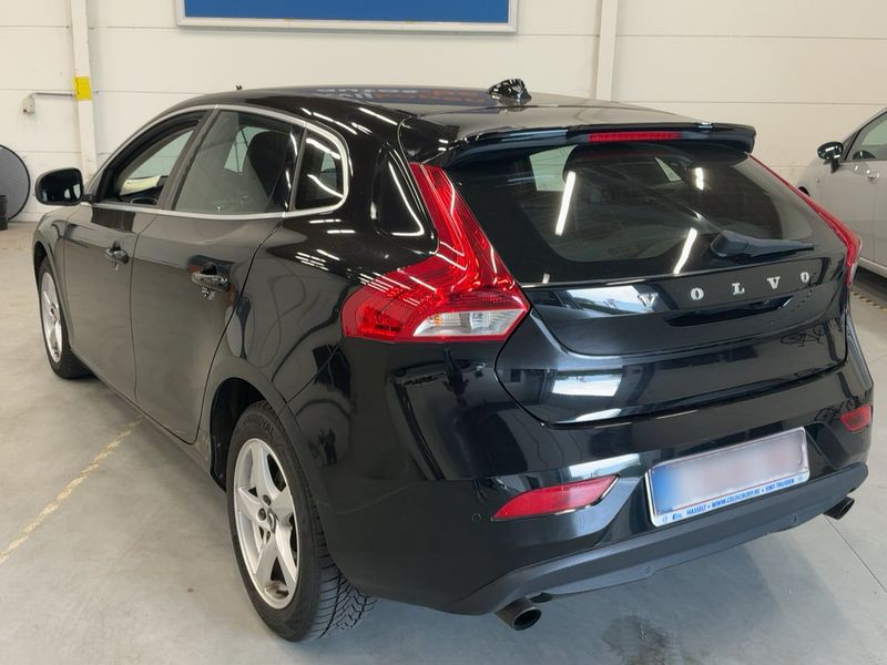 Volvo V40 2.0 T4 Inscription — zdjęcie 3
