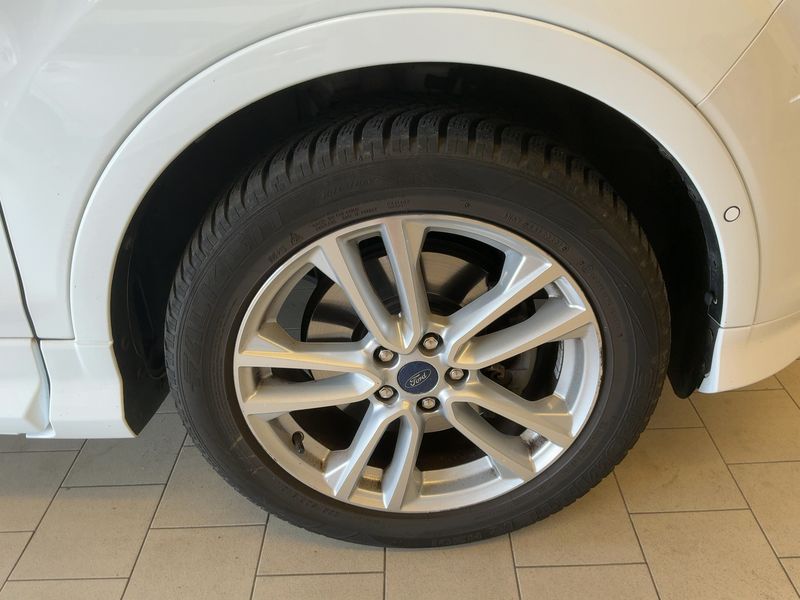 Ford Kuga 2.0 TDCi Individual 2015 – снимка 11