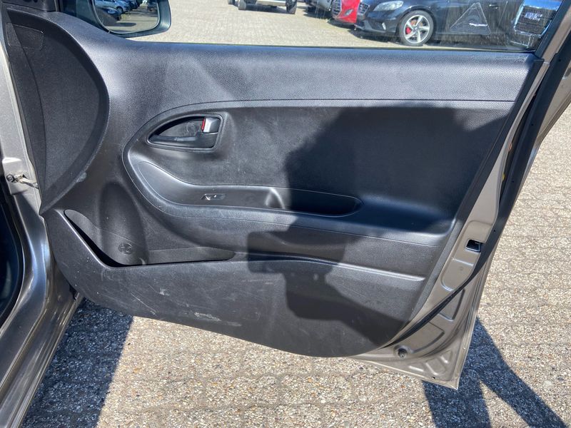 Kia Picanto 1.0 Vision — zdjęcie 19