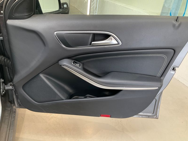 Mercedes-Benz A-Klasse A 180 BlueEfficiency Urban 2012 – снимка 23