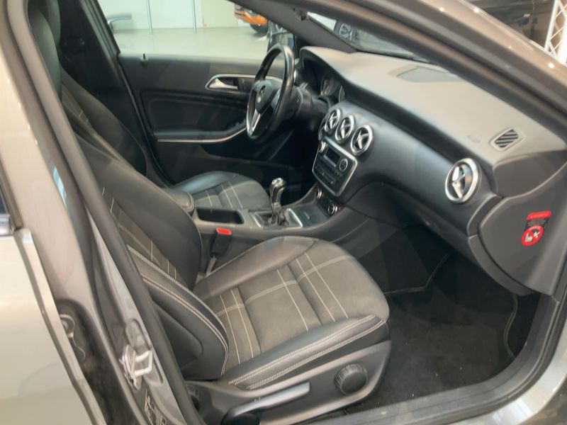 Mercedes-Benz A-Klasse A 180 BlueEfficiency Urban 2012 – снимка 17