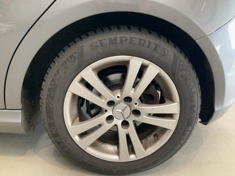 Mercedes-Benz A-Klasse A 180 BlueEfficiency Urban 2012 – снимка 5