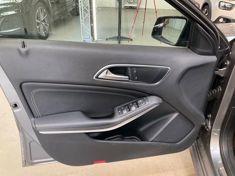 Mercedes-Benz A-Klasse A 180 BlueEfficiency Urban 2012 – снимка 24