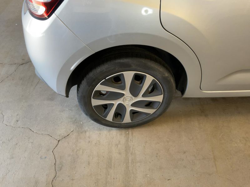 Citroen C3 1.2 e-VTi Selection 2016 – снимка 9