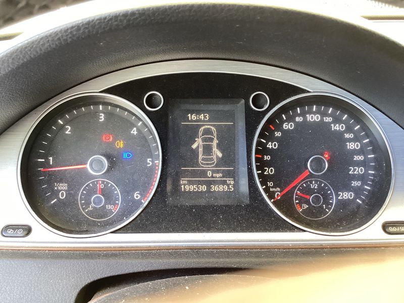 Volkswagen CC 2.0 TDI BlueMotion Tech — zdjęcie 13