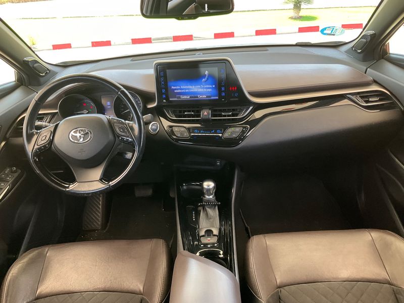 Toyota C-HR 1.8 Hybrid Advance — zdjęcie 12