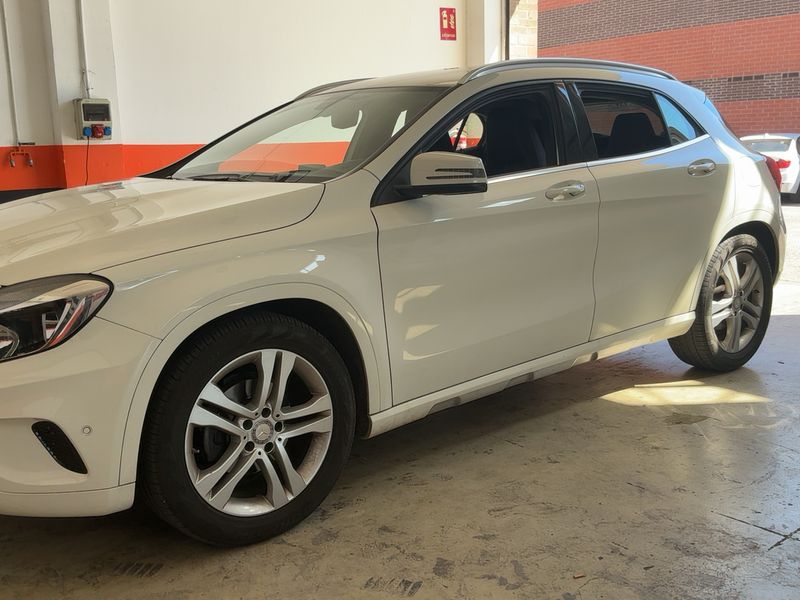 Mercedes-Benz GLA-Klasse GLA 200 Urban — zdjęcie 2