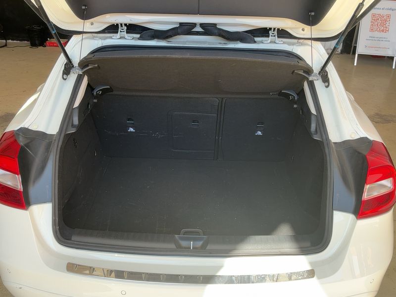 Mercedes-Benz GLA-Klasse GLA 200 Urban — zdjęcie 10