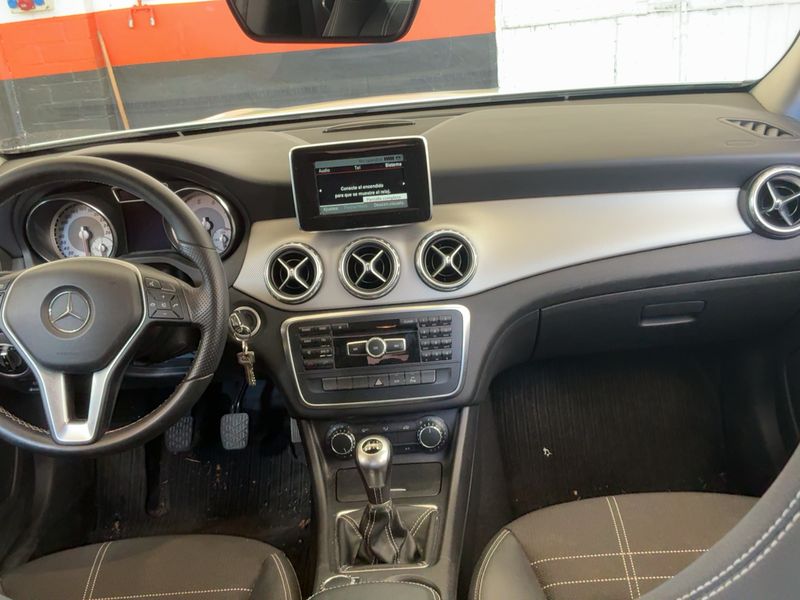 Mercedes-Benz GLA-Klasse GLA 200 Urban — zdjęcie 12