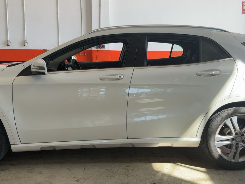 Mercedes-Benz GLA-Klasse GLA 200 Urban — zdjęcie 4