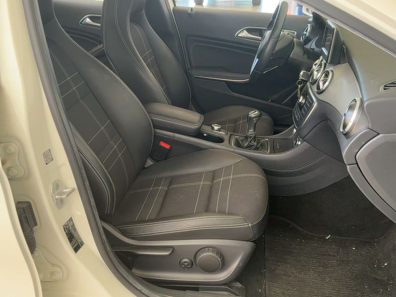 Mercedes-Benz GLA-Klasse GLA 200 Urban — zdjęcie 11