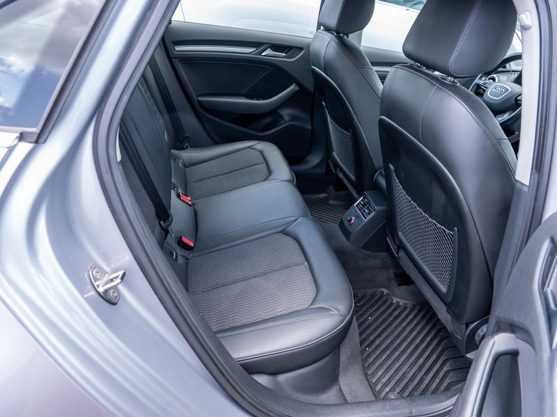 Audi A3 Limousine 1.6 TDI Ambiente — zdjęcie 13