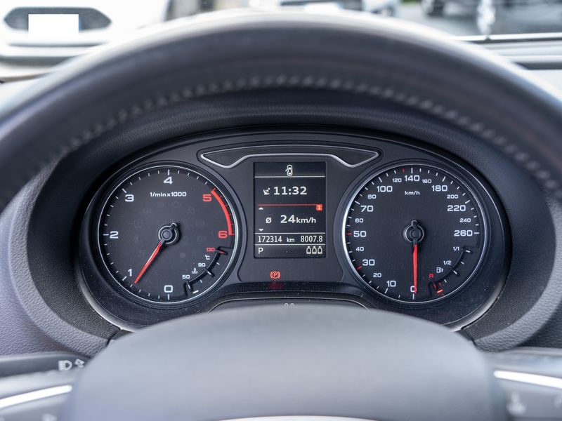 Audi A3 Limousine 1.6 TDI Ambiente — zdjęcie 12