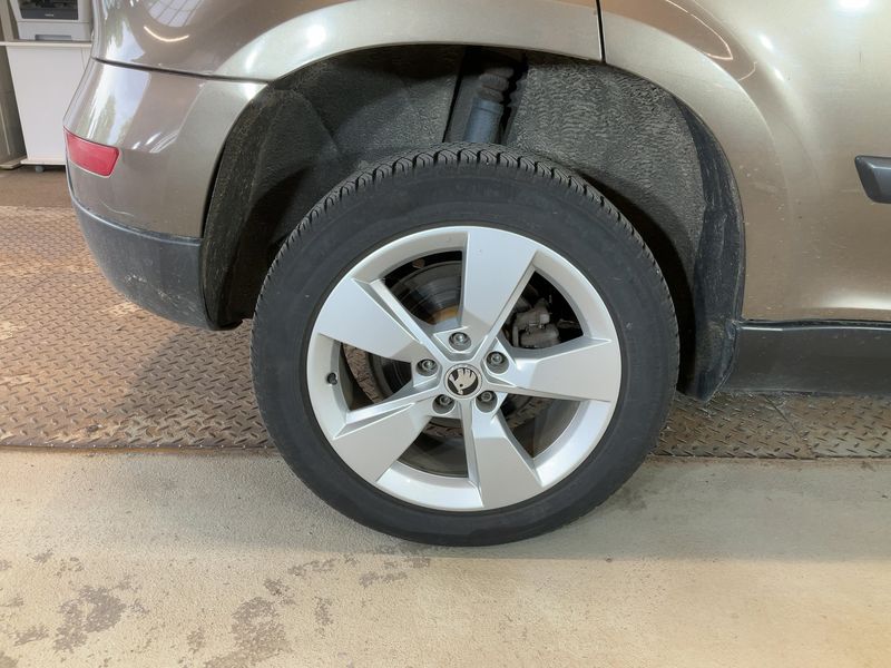 Skoda Yeti 2.0 TDI Elegance Outdoor 4x4 2014 – снимка 9