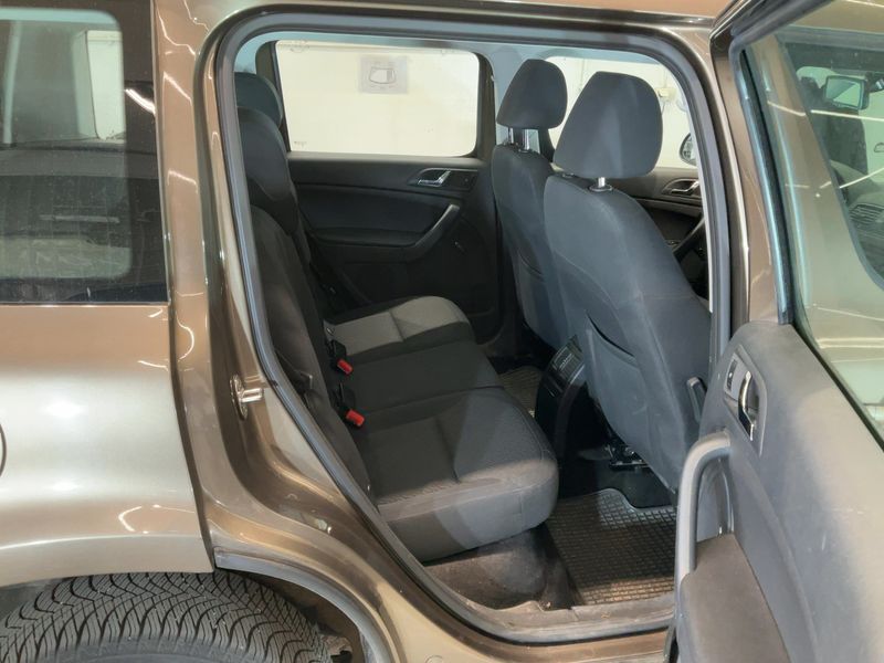 Skoda Yeti 2.0 TDI Elegance Outdoor 4x4 2014 – снимка 20