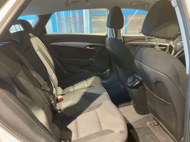Hyundai i40 1.6 FIFA World Cup Edition — zdjęcie 14