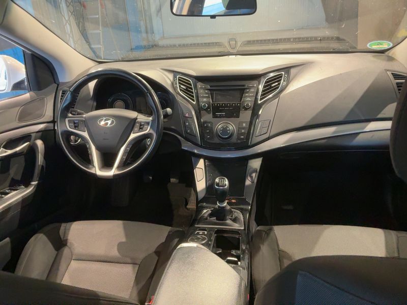Hyundai i40 1.6 FIFA World Cup Edition — zdjęcie 12