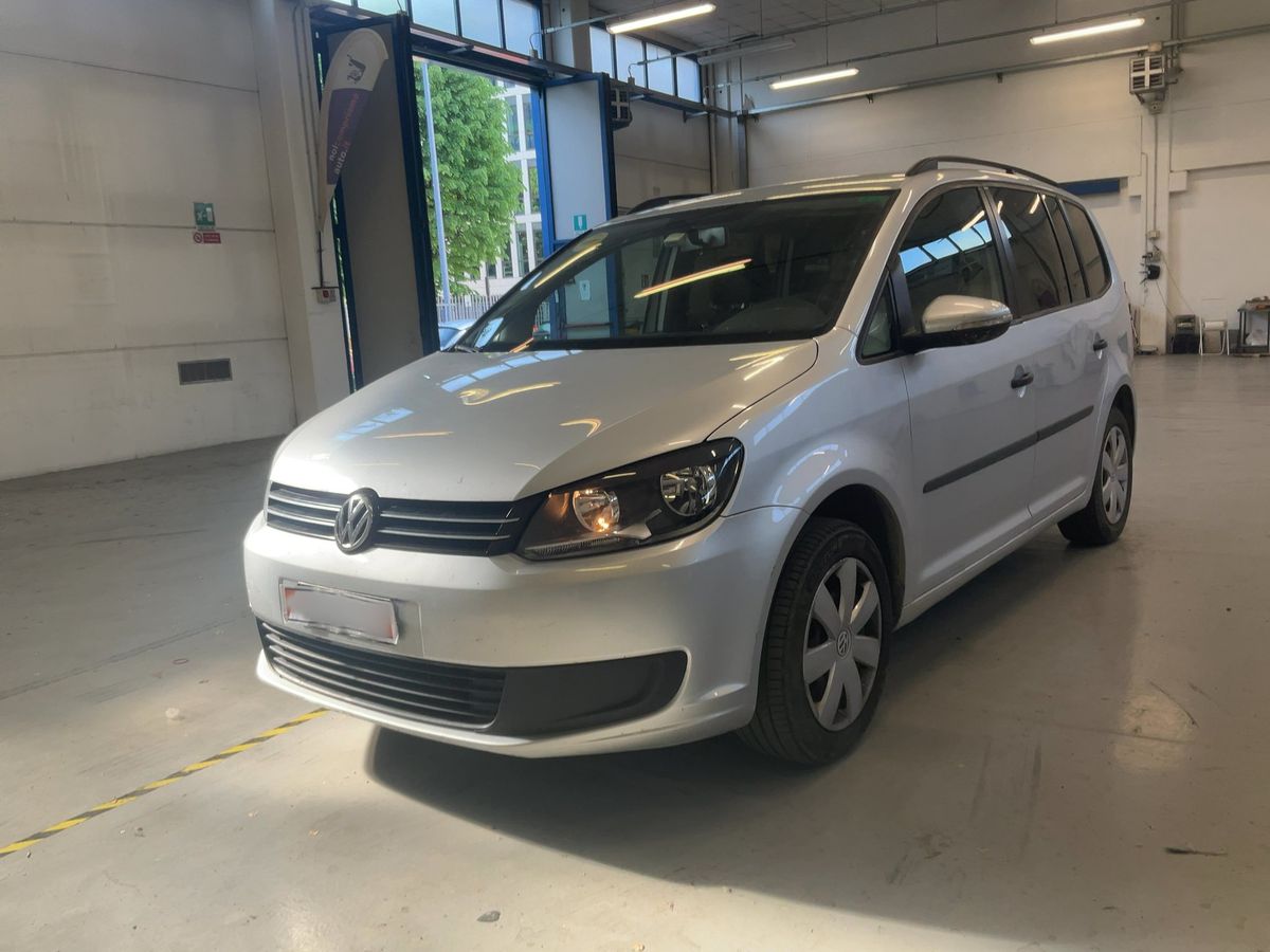 Volkswagen Touran 2015 — photo 1