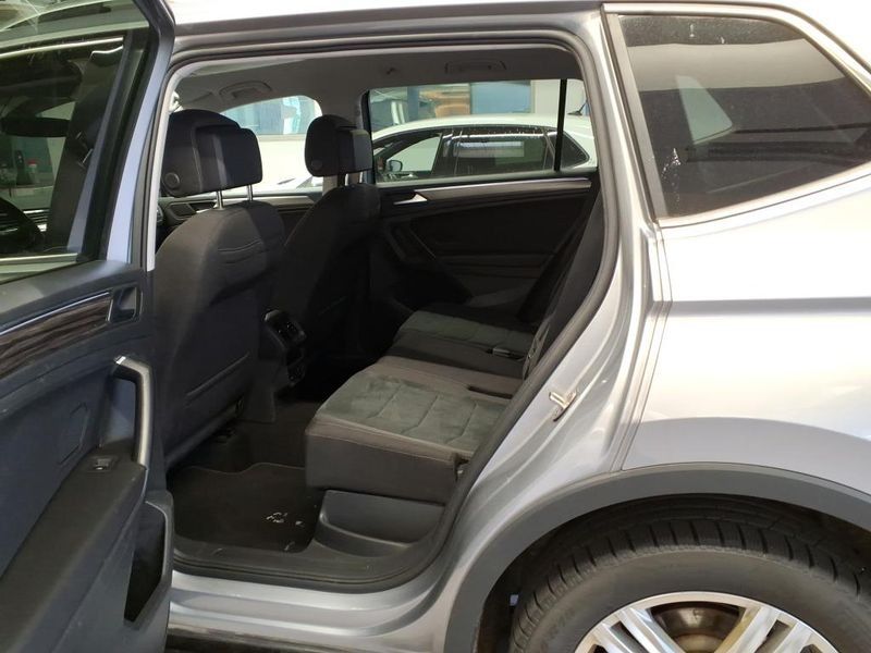 Volkswagen Tiguan Allspace 2.0 TDI Elegance 4Motion — zdjęcie 12