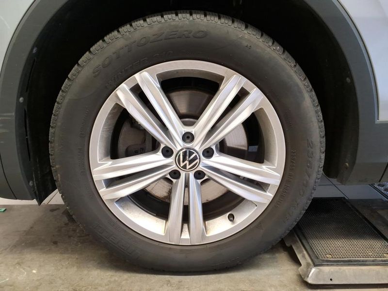 Volkswagen Tiguan Allspace 2.0 TDI Elegance 4Motion — zdjęcie 23