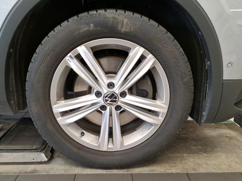 Volkswagen Tiguan Allspace 2.0 TDI Elegance 4Motion — zdjęcie 24