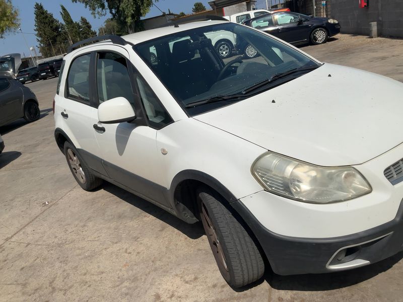 Fiat Sedici 2.0 JTDM Multijet Dynamic 4x4 — zdjęcie 8