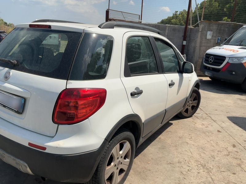 Fiat Sedici 2.0 JTDM Multijet Dynamic 4x4 — zdjęcie 6