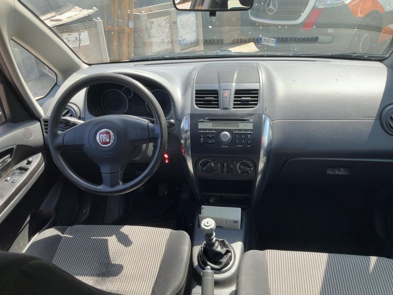 Fiat Sedici 2.0 JTDM Multijet Dynamic 4x4 — zdjęcie 12