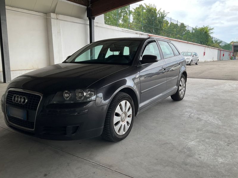 Audi A3 Sportback 1.9 TDI Attraction — zdjęcie 1