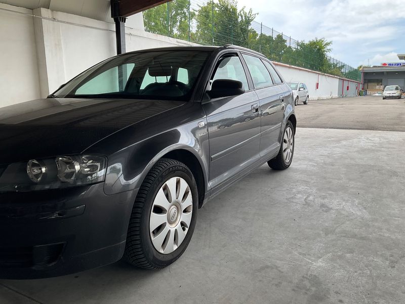 Audi A3 Sportback 1.9 TDI Attraction — zdjęcie 2