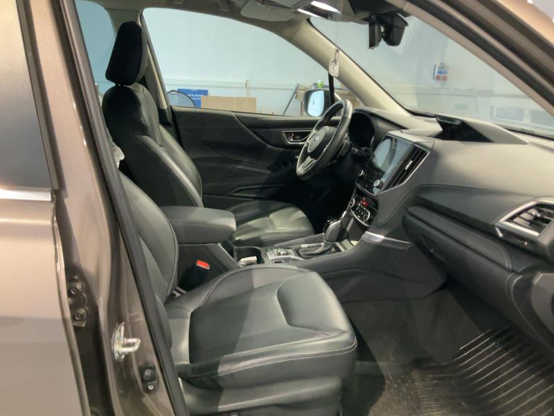 Subaru Forester 2.0 Mild-Hybrid Platinum — zdjęcie 11