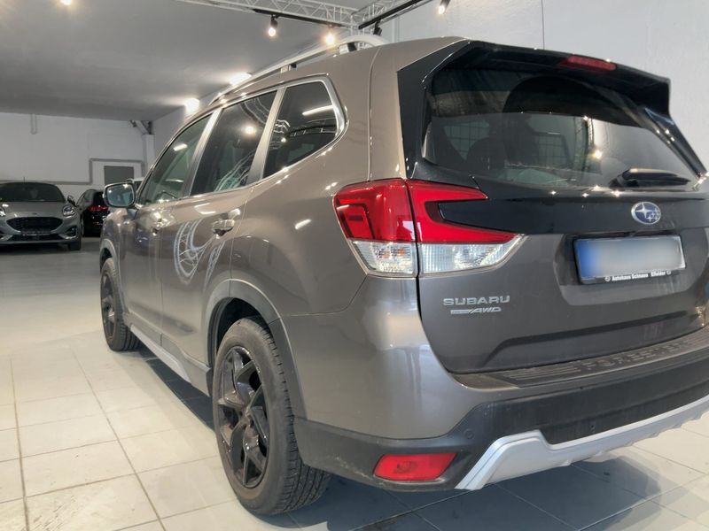Subaru Forester 2.0 Mild-Hybrid Platinum — zdjęcie 3