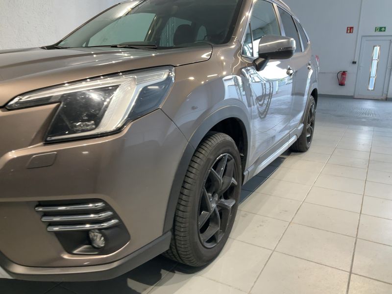Subaru Forester 2.0 Mild-Hybrid Platinum — zdjęcie 2