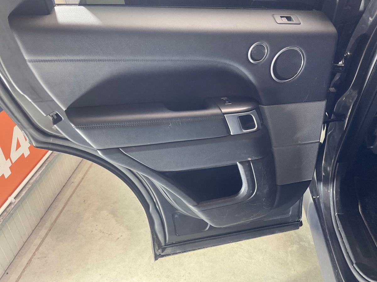 Land Rover 2017 — photo 32
