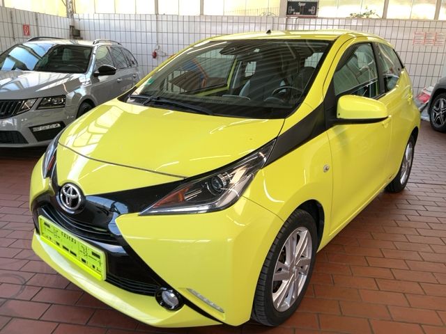 Toyota Aygo 2017 — photo 1