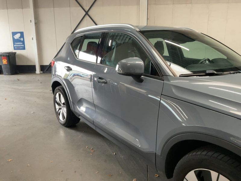 Volvo XC40 1.5 T5 Plug-in Hybrid Momentum 2WD — zdjęcie 7