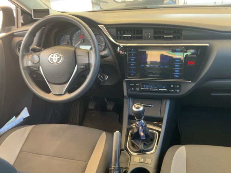 Toyota Auris 1.4 Turbodiesel Active — zdjęcie 12